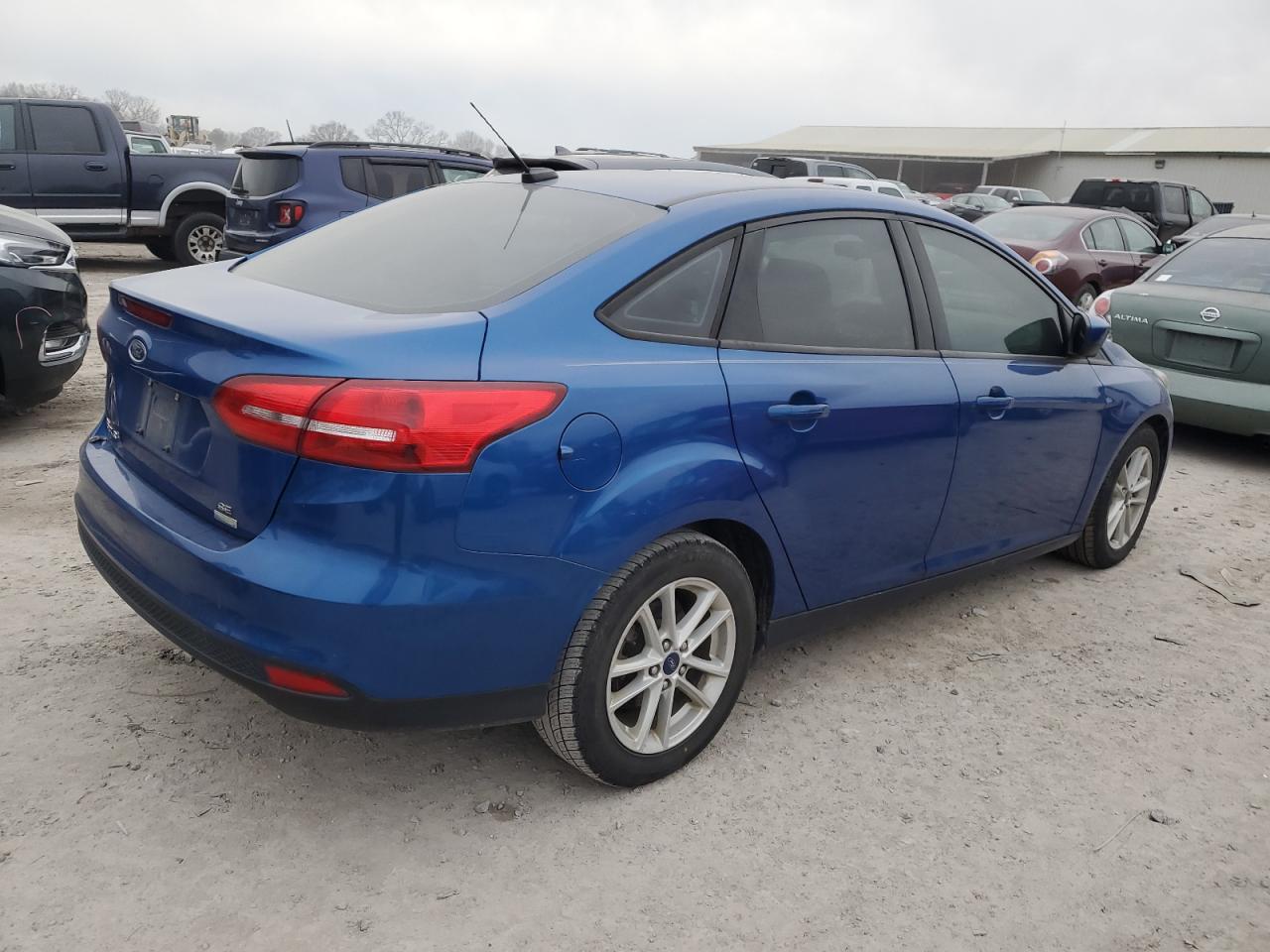 Изображение 3 2018 FORD FOCUS SE 2018 с VIN 1FADP3FEXJL275611
