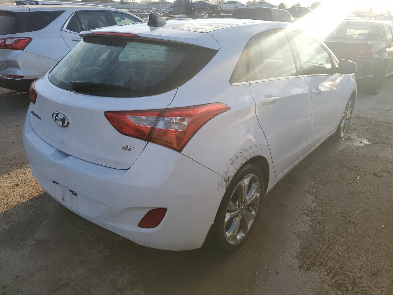 Изображение 3 2013 HYUNDAI ELANTRA GT  2013 с VIN KMHD35LE6DU152291