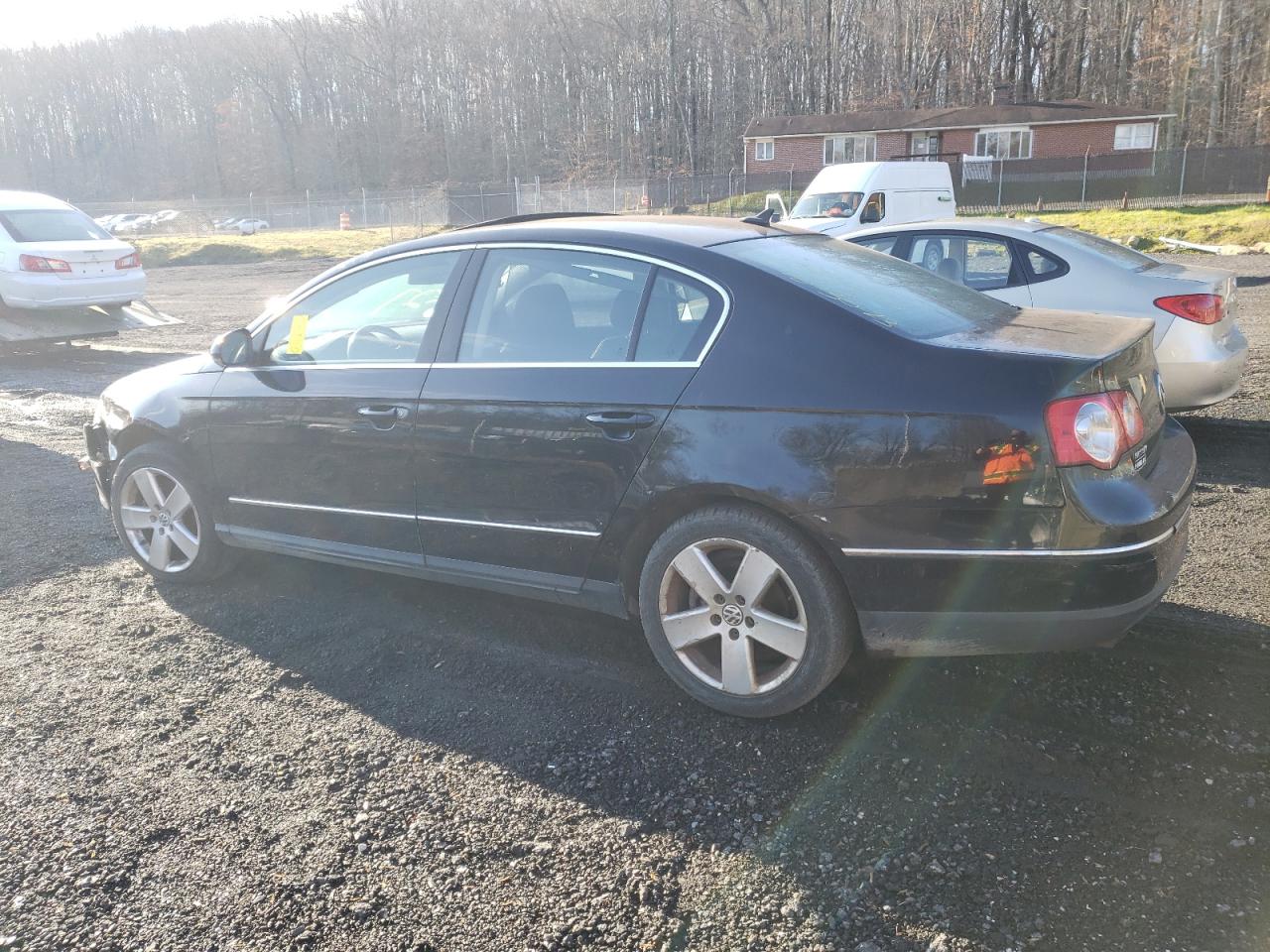 Image 2 of 2008 VOLKSWAGEN PASSAT KOMFORT 2008 with VIN WVWAK73C58P052918