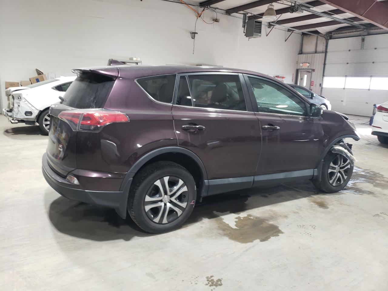 Image 3 of 2018 TOYOTA RAV4 LE 2018 with VIN 2T3BFREV3JW735990