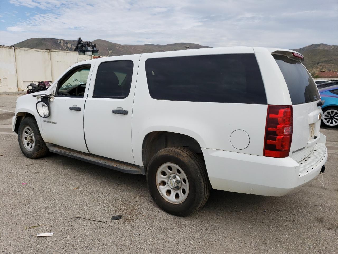Изображение 2 2010 CHEVROLET SUBURBAN K1500 LS 2010 с VIN 1GNUKHE39AR284939