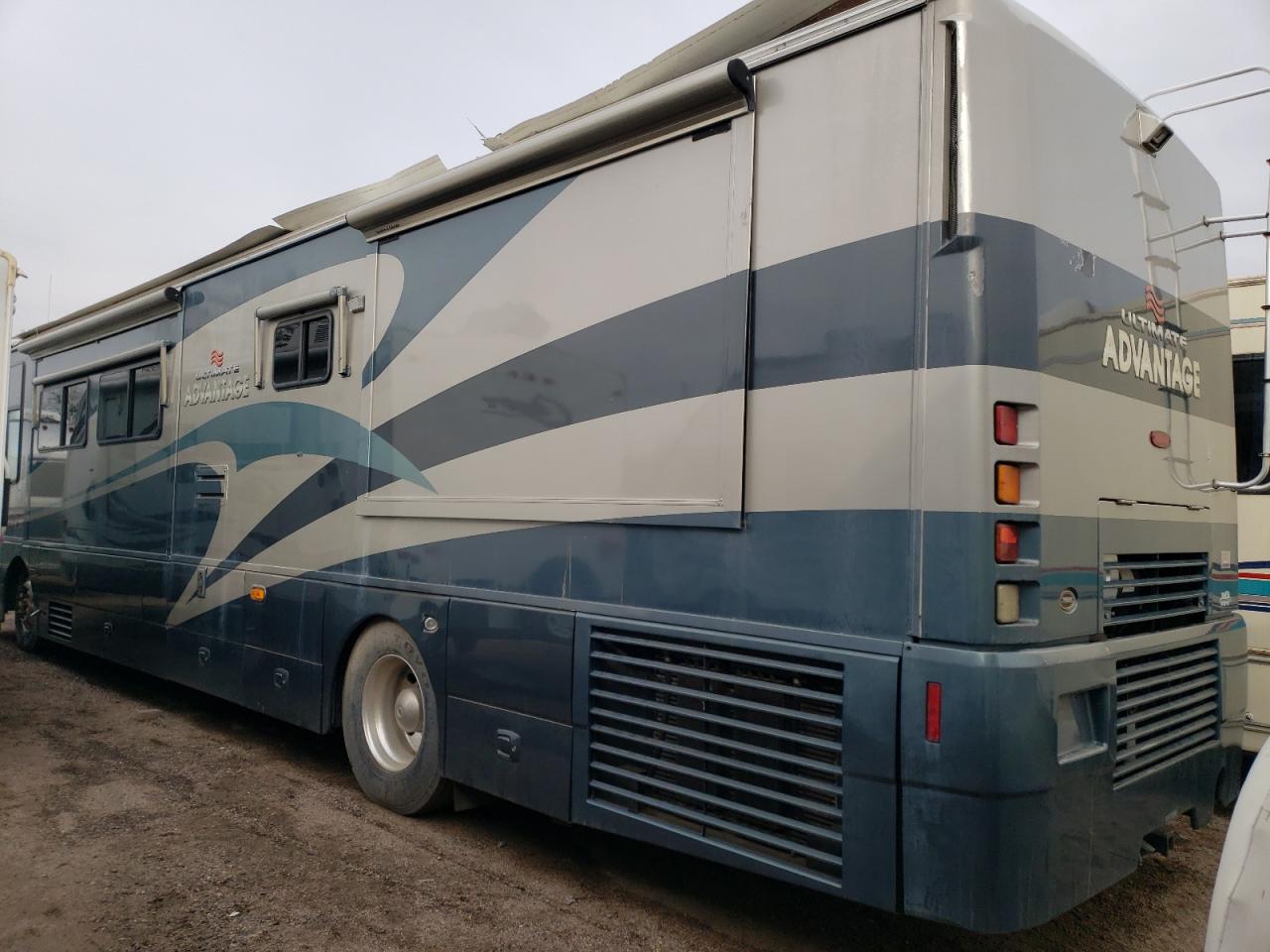 Image 3 of 2003 SPARTAN MOTORS MOTORHOME 4VZ 2003 with VIN 4VZBR24993C043157
