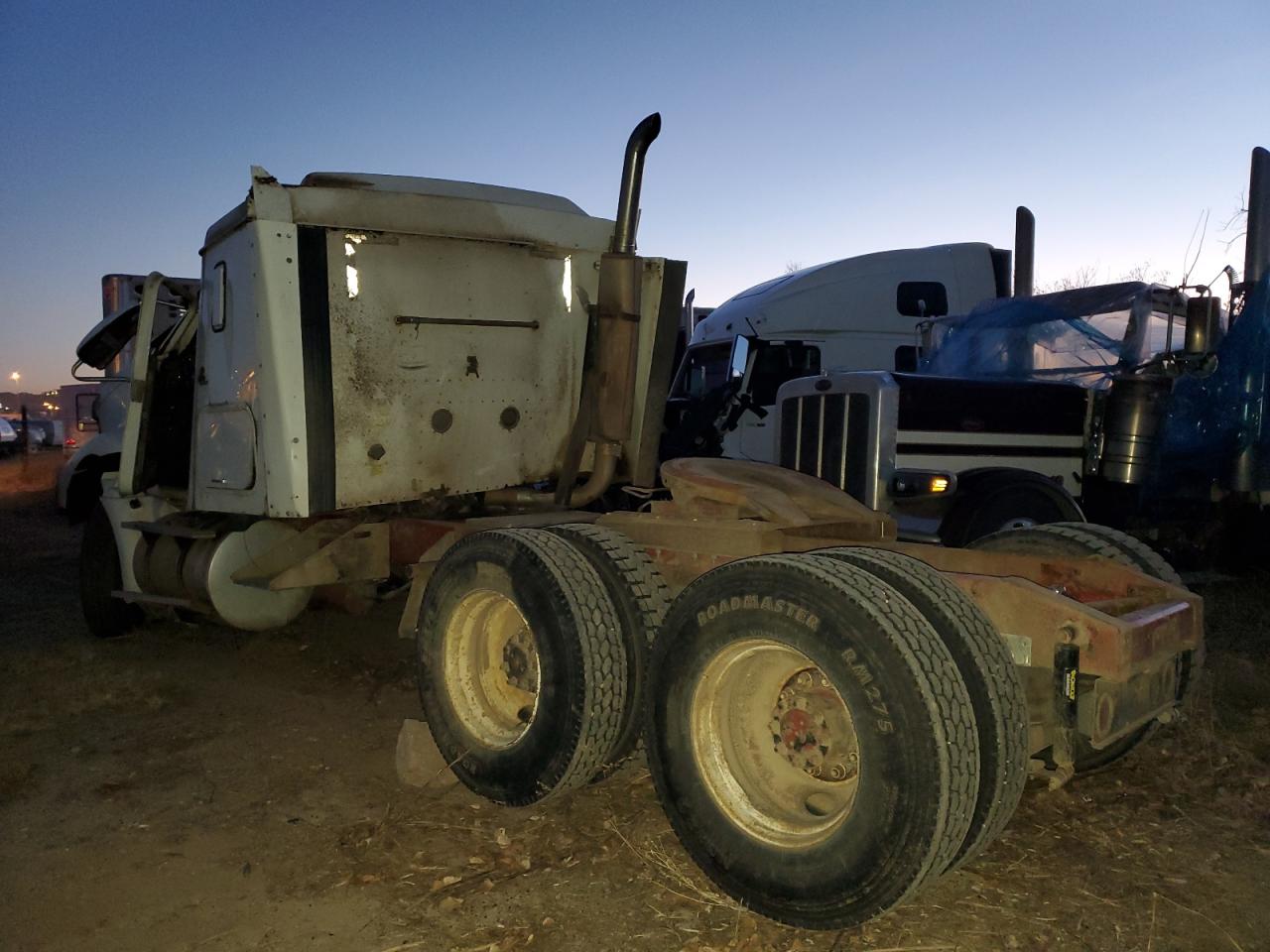 Image 3 of 2001 INTERNATIONAL 9200 9200I 2001 with VIN 2HSCEAMR71C025539
