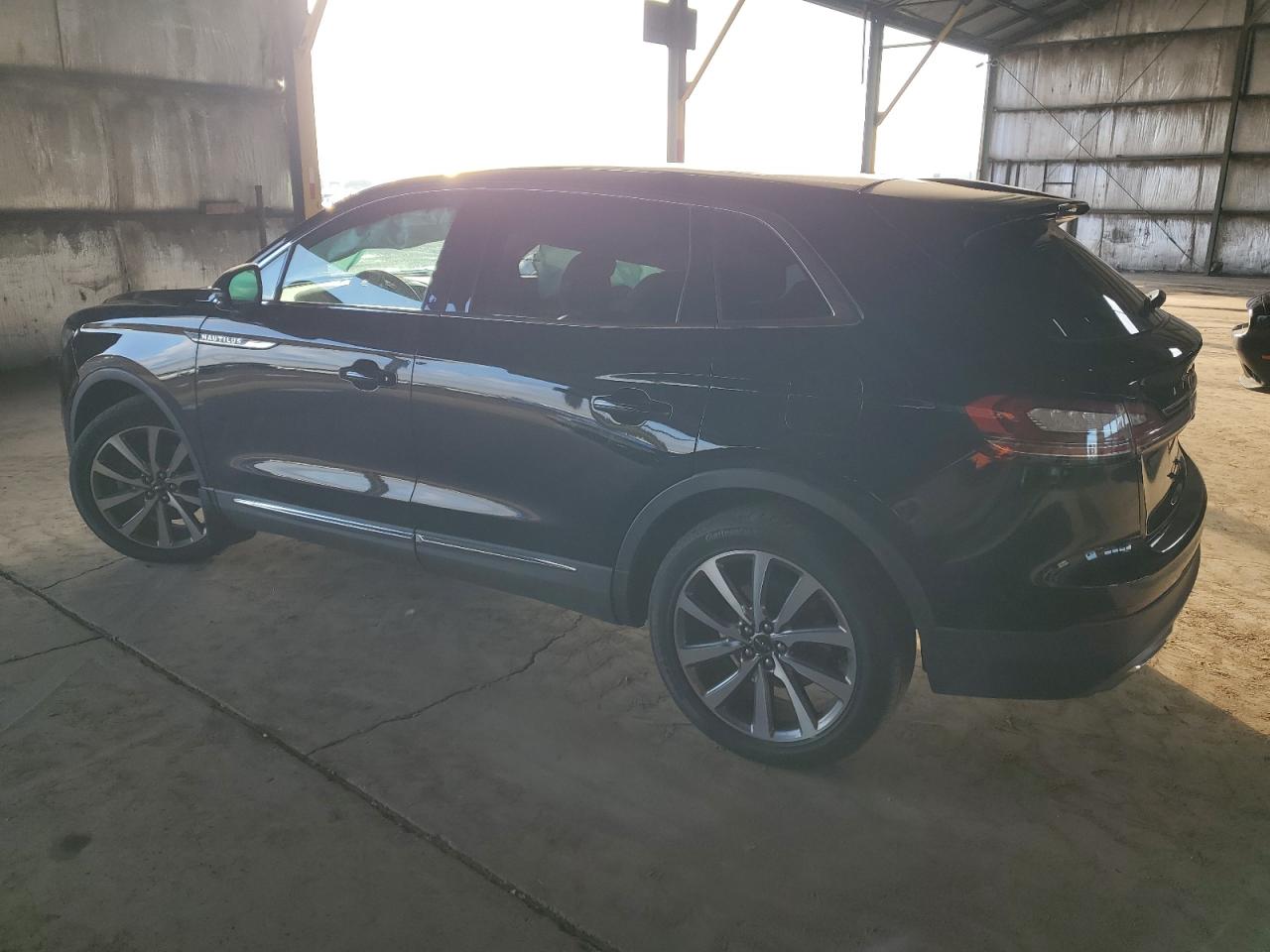 Image 2 of 2019 LINCOLN NAUTILUS SELECT 2019 with VIN 2LMPJ8K98KBL10775