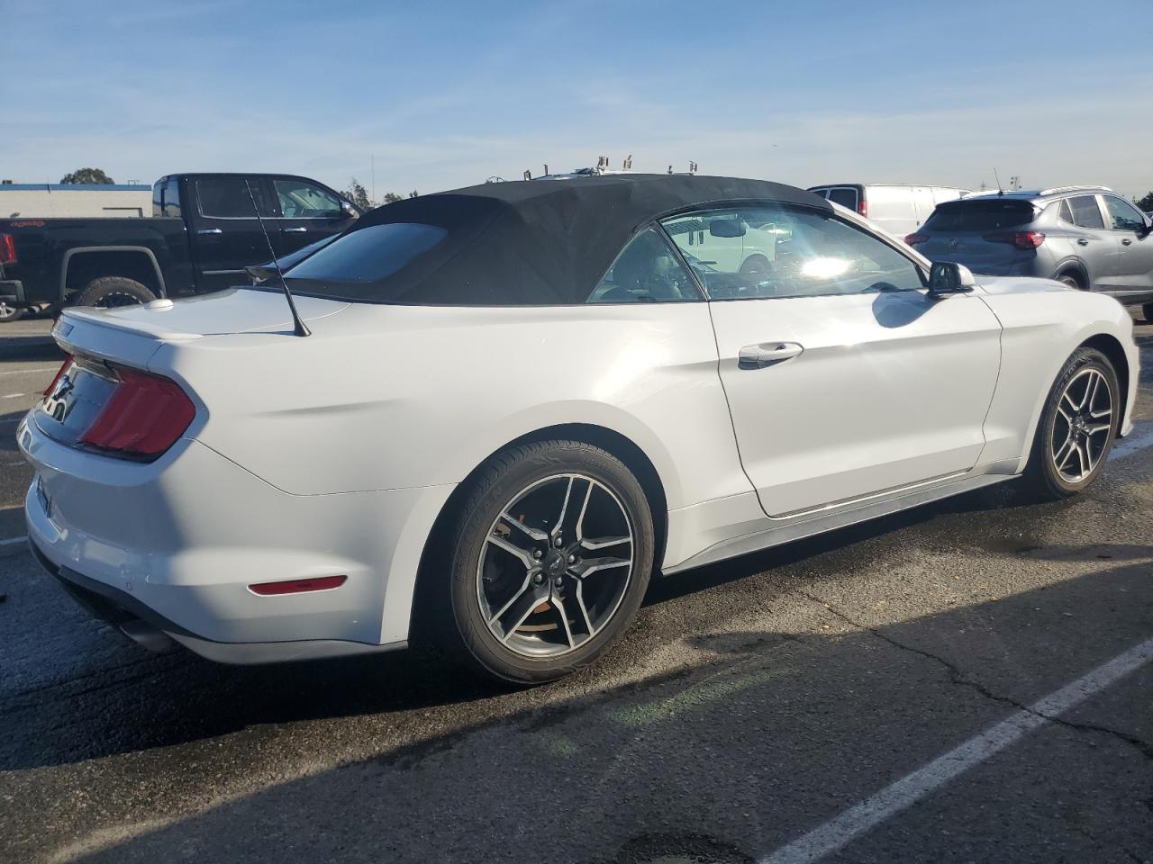 Изображение 3 2020 FORD MUSTANG  2020 с VIN 1FATP8UH5L5118985