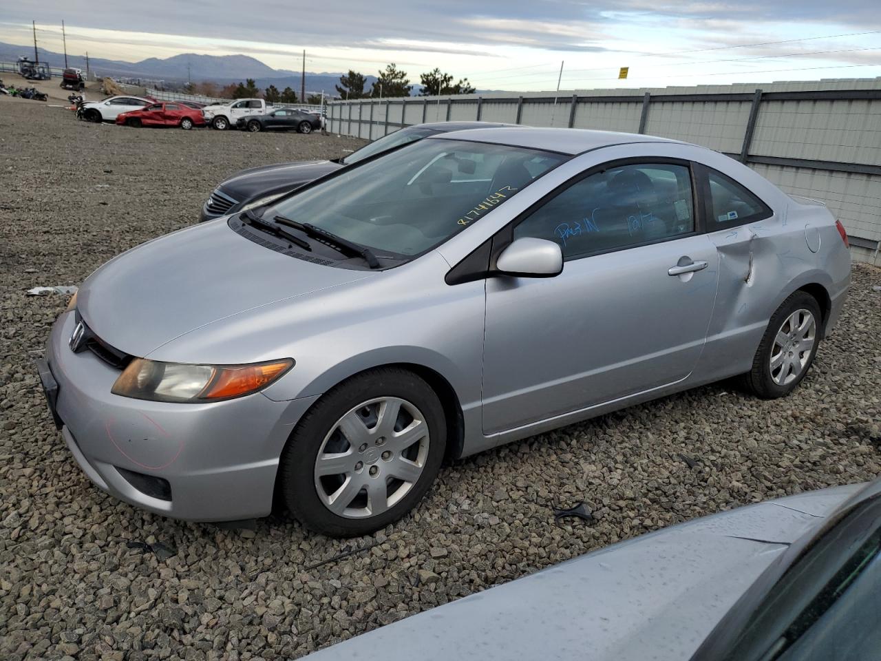 Obraz 1 z 2008 HONDA CIVIC LX 2008 z VIN 2HGFG12608H500665