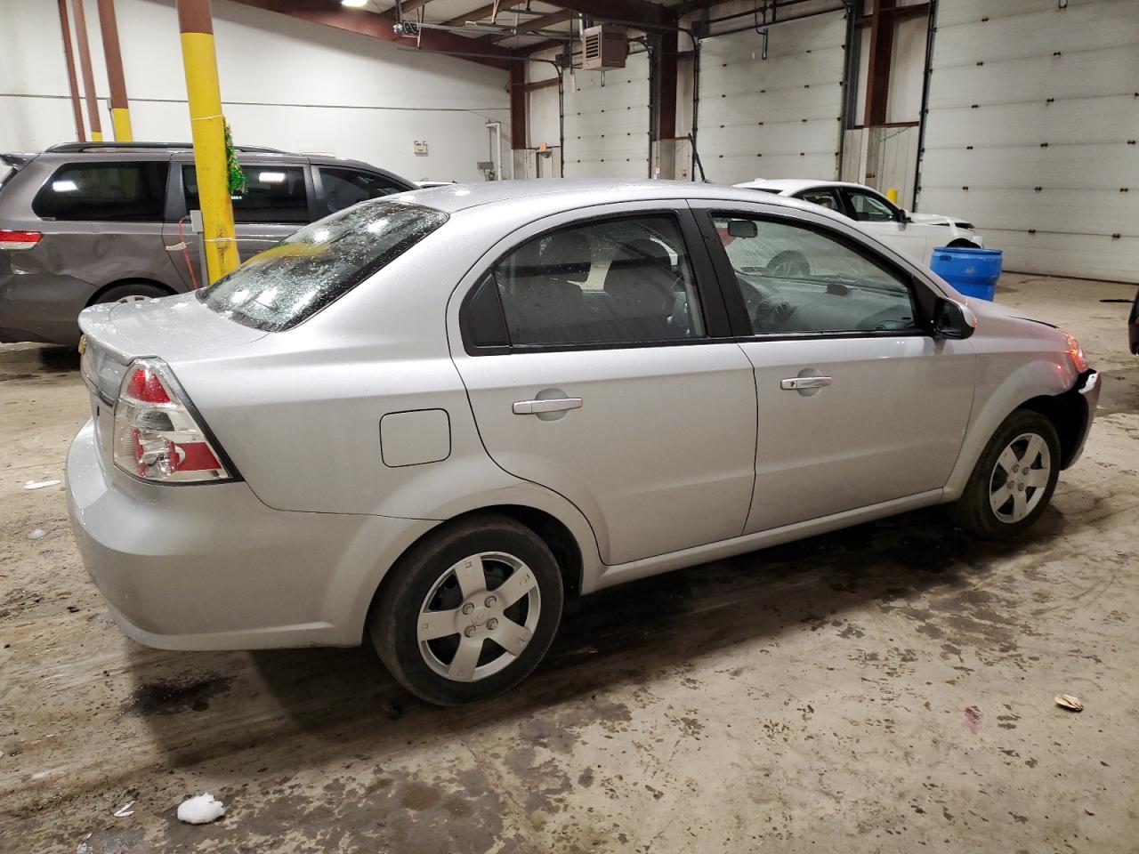 Image 3 of 2010 CHEVROLET AVEO LS 2010 with VIN KL1TD5DE5AB124492