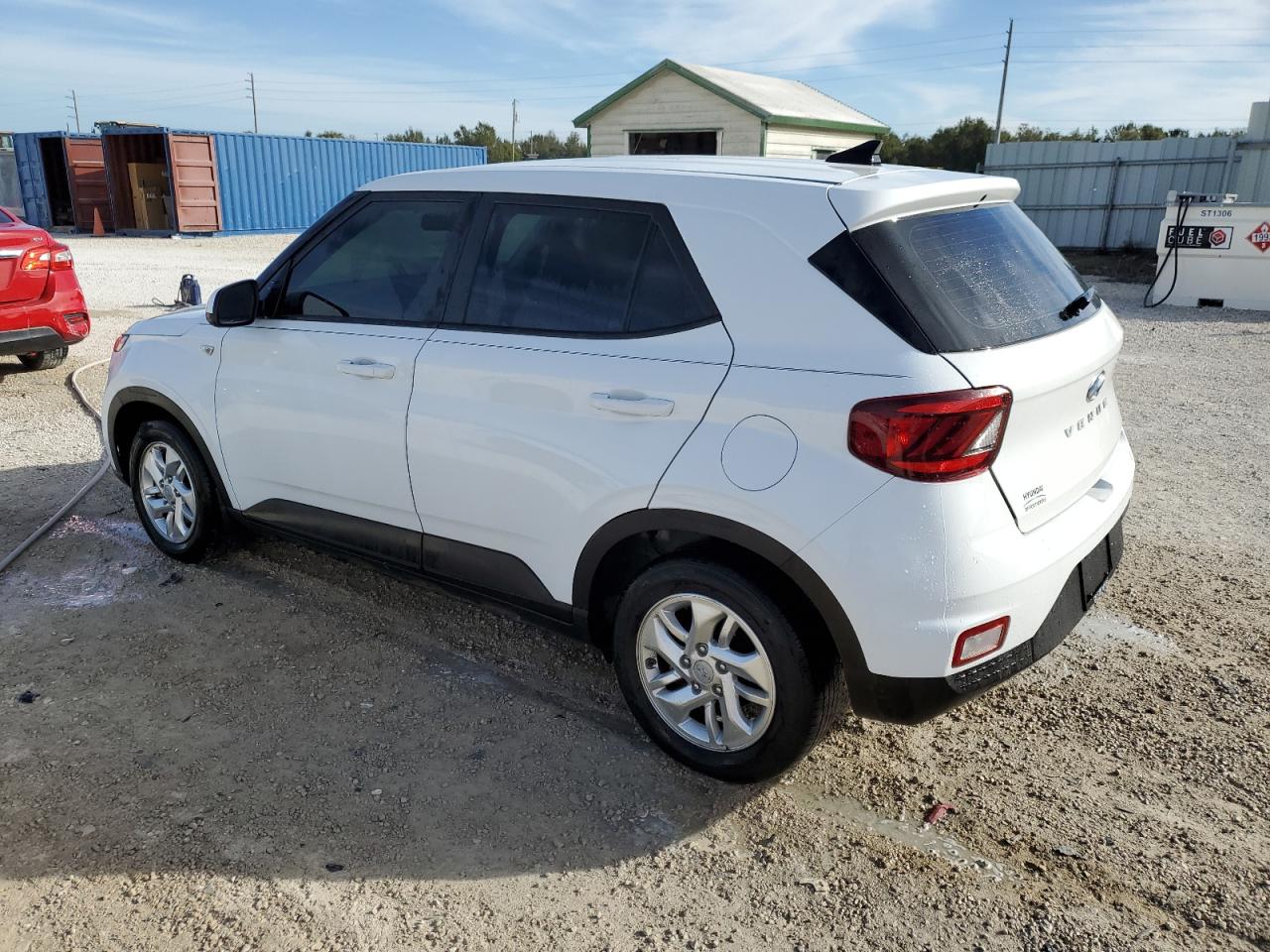 Изображение 2 2021 HYUNDAI VENUE SE 2021 с VIN KMHRB8A3XMU081656