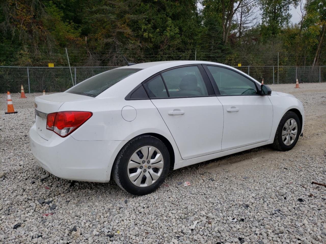 Image 3 of 2014 CHEVROLET CRUZE LS 2014 with VIN 1G1PA5SG4E7151725