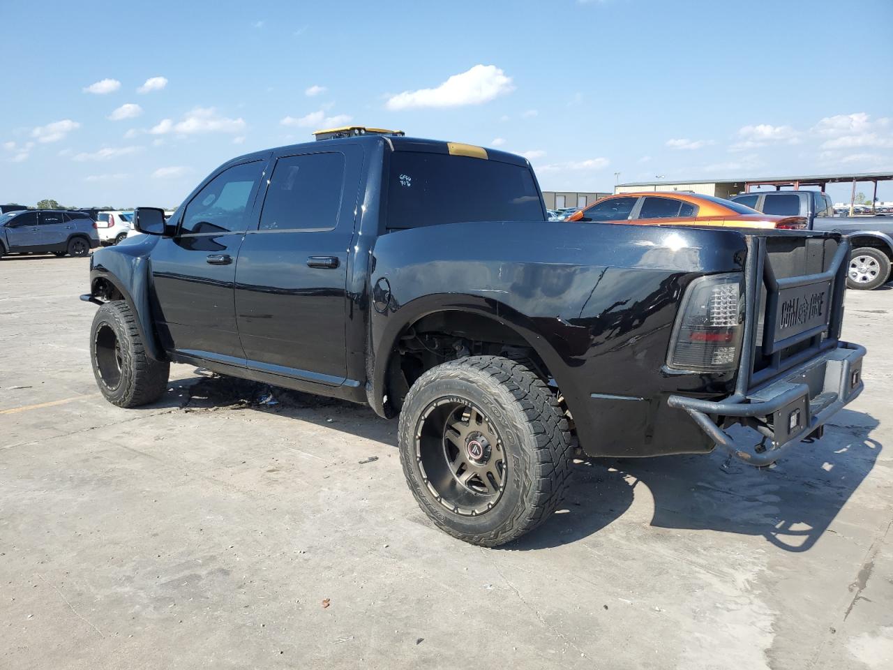 Image 2 of Ram 1500 with VIN 1C6RR7KM1FS578196