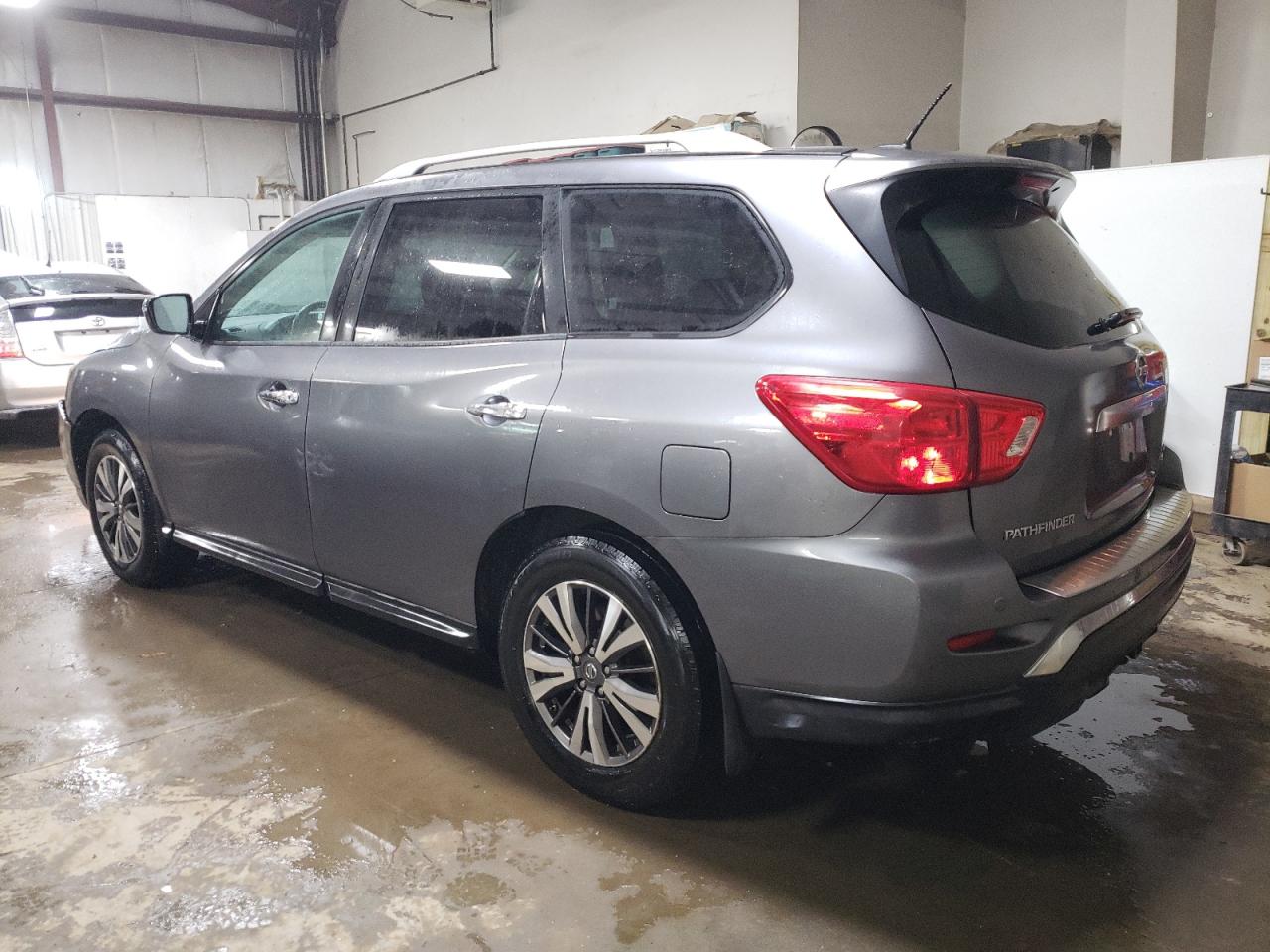 Изображение 2 2017 NISSAN PATHFINDER S 2017 с VIN 5N1DR2MM0HC656723
