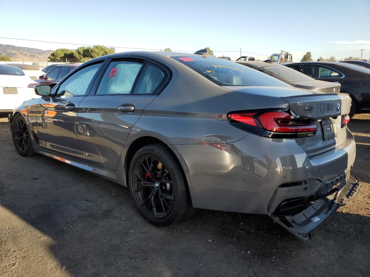 Obraz 2 z 2022 BMW M550XI  2022 z VIN WBA13BK06NCJ48418