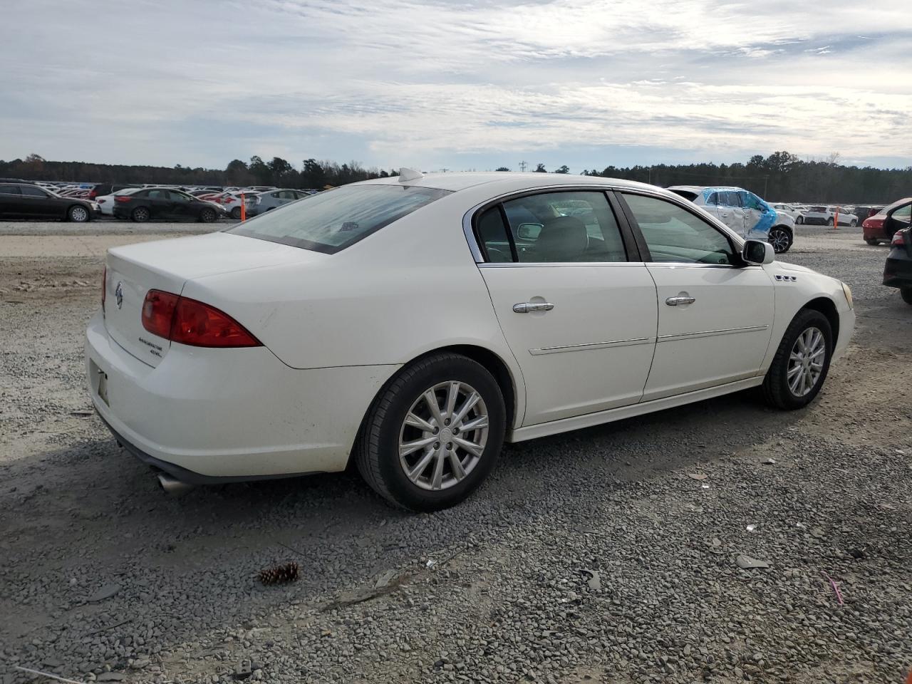 Image 3 of 2011 BUICK LUCERNE CXL 2011 with VIN 1G4HC5EM3BU114424
