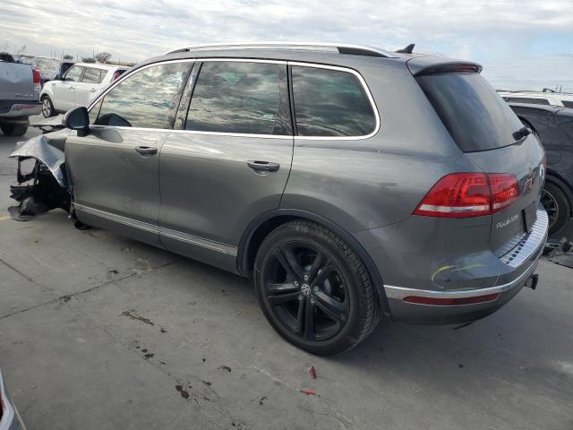 Obraz 2 z 2017 VOLKSWAGEN TOUAREG WOLFSBURG 2017 z VIN WVGRF7BP8HD003849