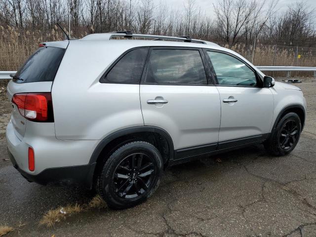 Изображение 3 2015 KIA SORENTO LX 2015 с VIN 5XYKT4A64FG633050