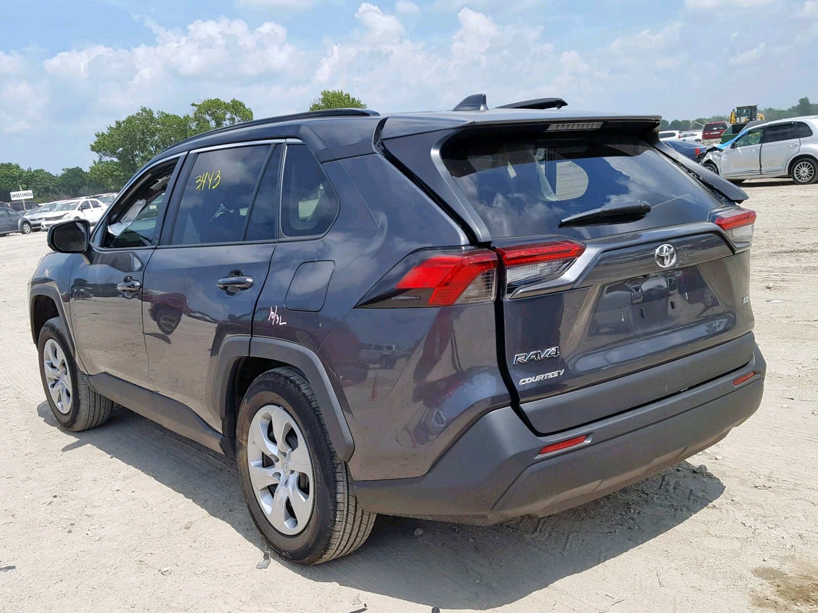 Obraz 3 z 2019 TOYOTA RAV4 LE 2019 z VIN 2T3H1RFV5KW033582