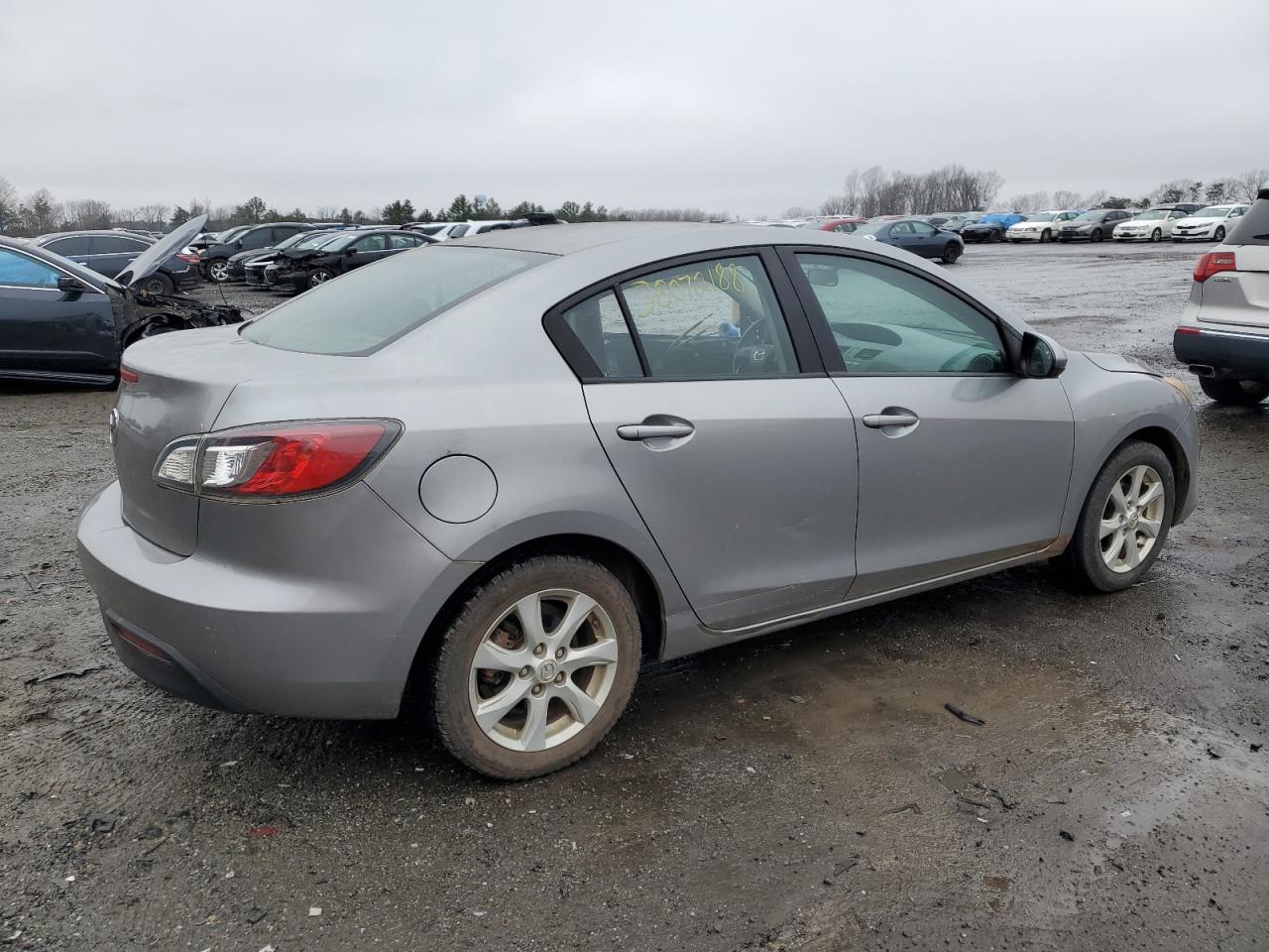 Изображение 3 2010 MAZDA 3 I 2010 с VIN JM1BL1SF5A1184564