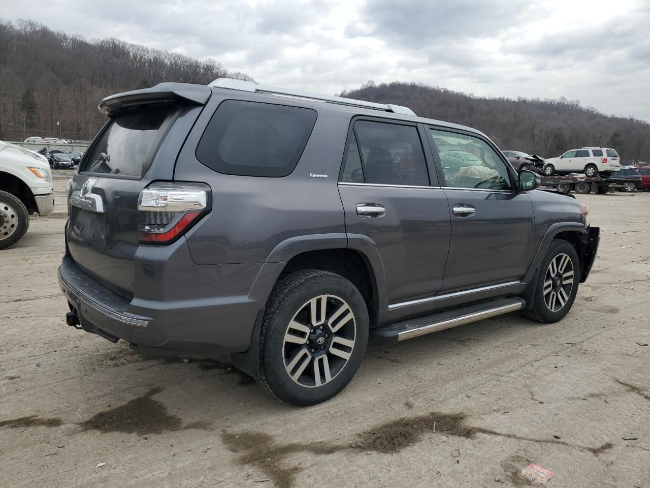 Image 3 of 2016 TOYOTA 4RUNNER SR5/SR5 PREMIUM 2016 with VIN JTEBU5JR9G5356012