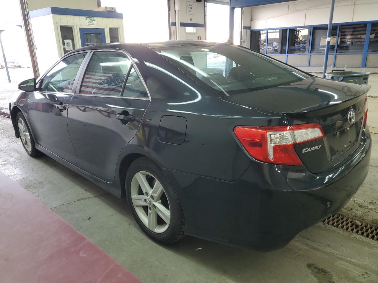 Obraz 2 z 2013 TOYOTA CAMRY L 2013 z VIN 4T1BF1FK3DU667225