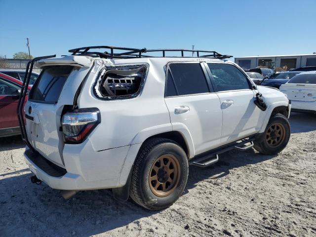 Изображение 3 2018 TOYOTA 4RUNNER SR5/SR5 PREMIUM 2018 с VIN JTEBU5JR9J5494575