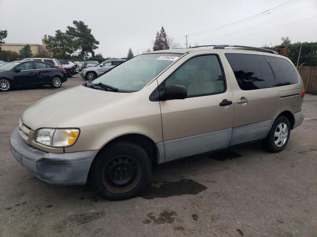 Image 1 of 2000 TOYOTA SIENNA LE 2000 with VIN 4T3ZF13C2YU200242