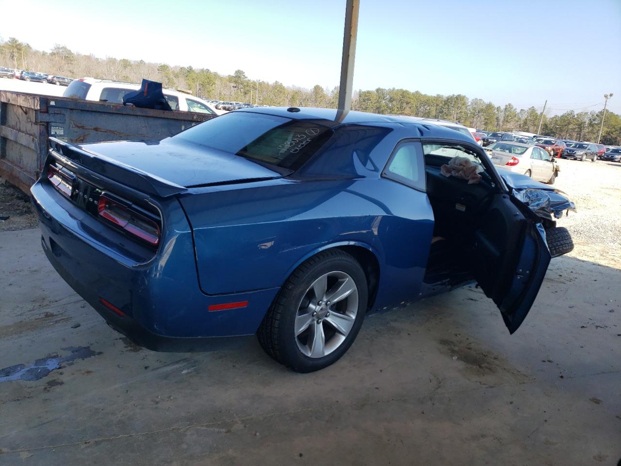 Obraz 3 z 2020 DODGE CHALLENGER SXT 2020 z VIN 2C3CDZAG8LH173013