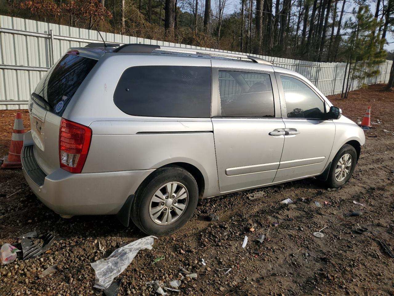 Изображение 3 2012 KIA SEDONA LX 2012 с VIN KNDMG4C71C6472674