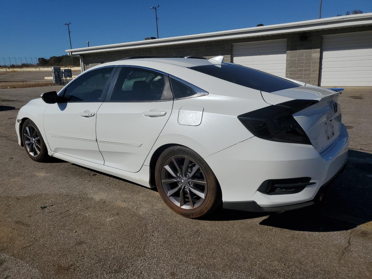Image 2 of 2019 HONDA CIVIC EXL 2019 with VIN 19XFC1F72KE017680