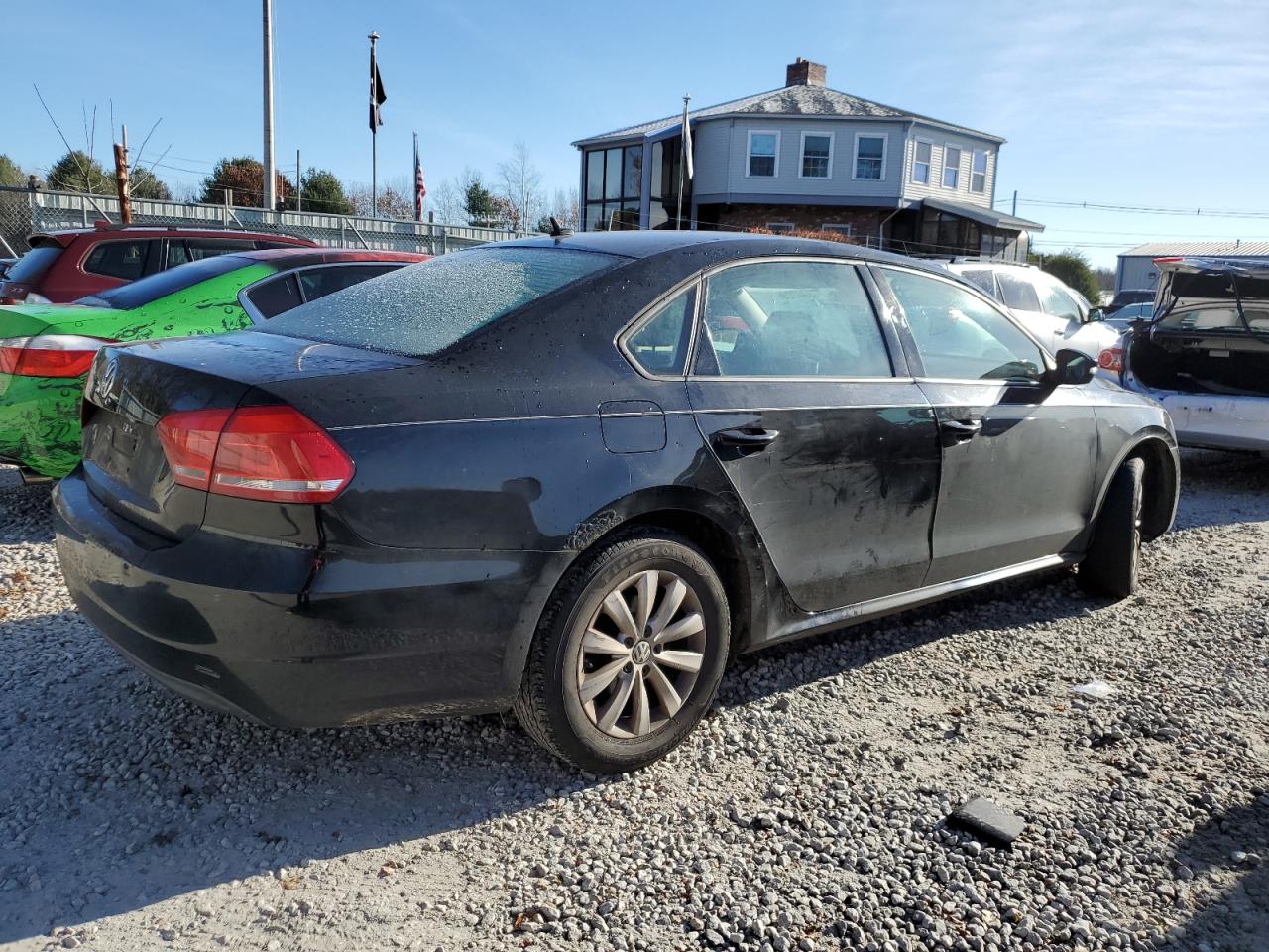 Image 3 of 2013 VOLKSWAGEN PASSAT S 2013 with VIN 1VWAP7A34DC061998