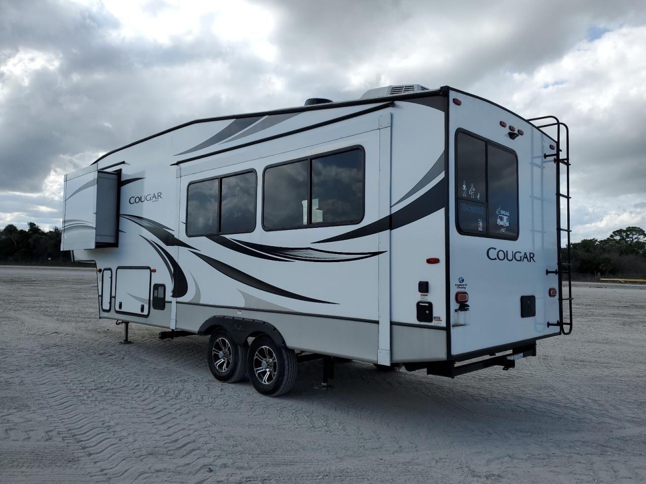 Image 3 of 2021 COUG 5TH WHEEL 2021 with VIN 4YDF25R25MV503597