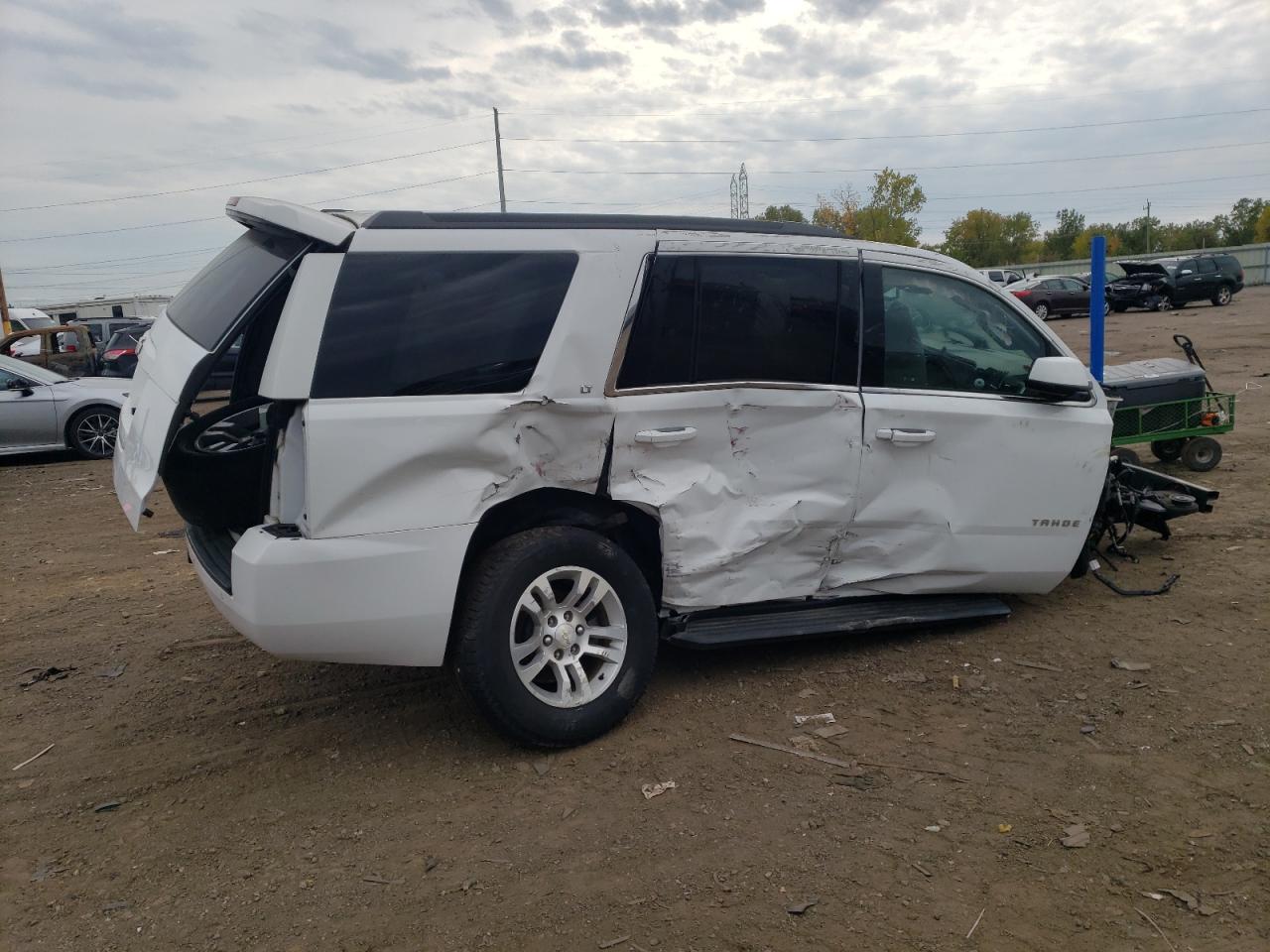 Image 3 of 2019 CHEVROLET TAHOE K1500 LT 2019 with VIN 1GNSKBKC7KR140199