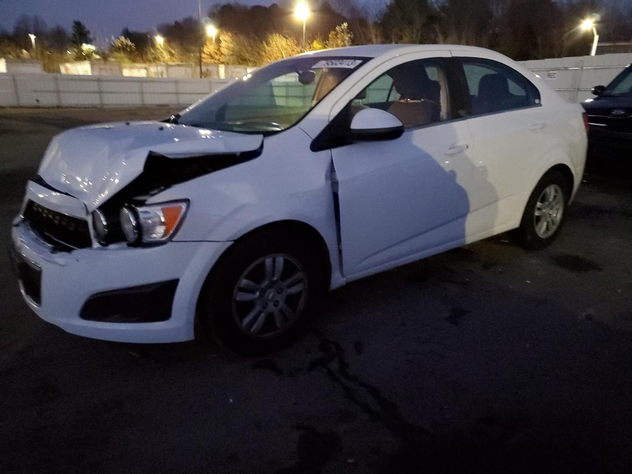 Obraz 1 z 2014 CHEVROLET SONIC LT 2014 z VIN 1G1JC5SH5E4177924