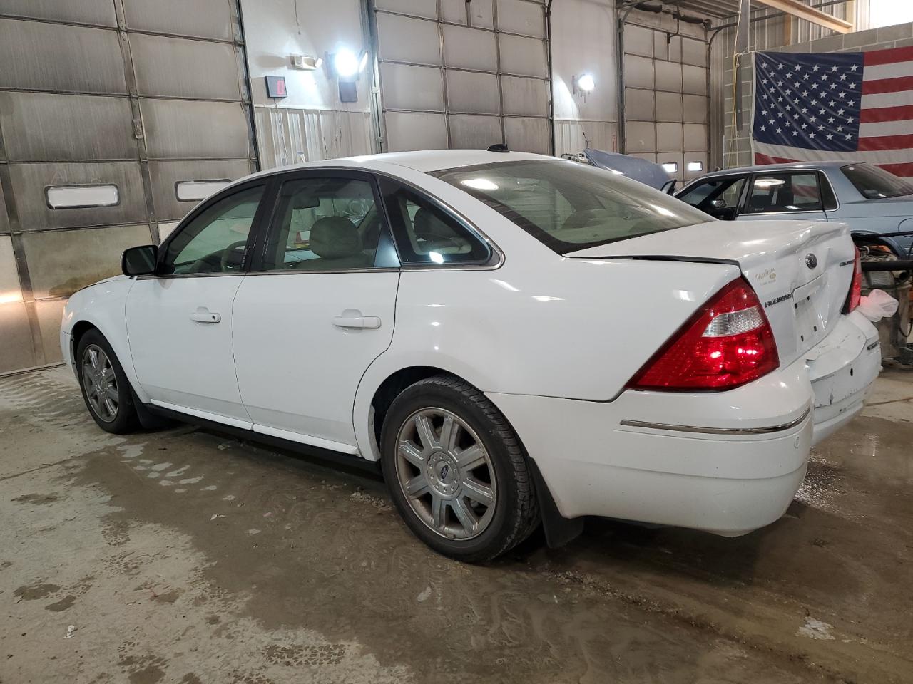 Image 2 of 2007 FORD FIVE HUNDRED LIMITED 2007 with VIN 1FAHP25117G144594