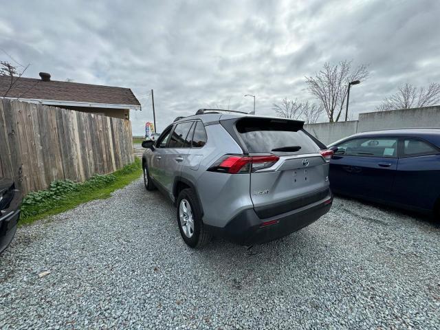 Image 3 of 2019 TOYOTA RAV4 LE 2019 with VIN JTMLWRFV1KD005495