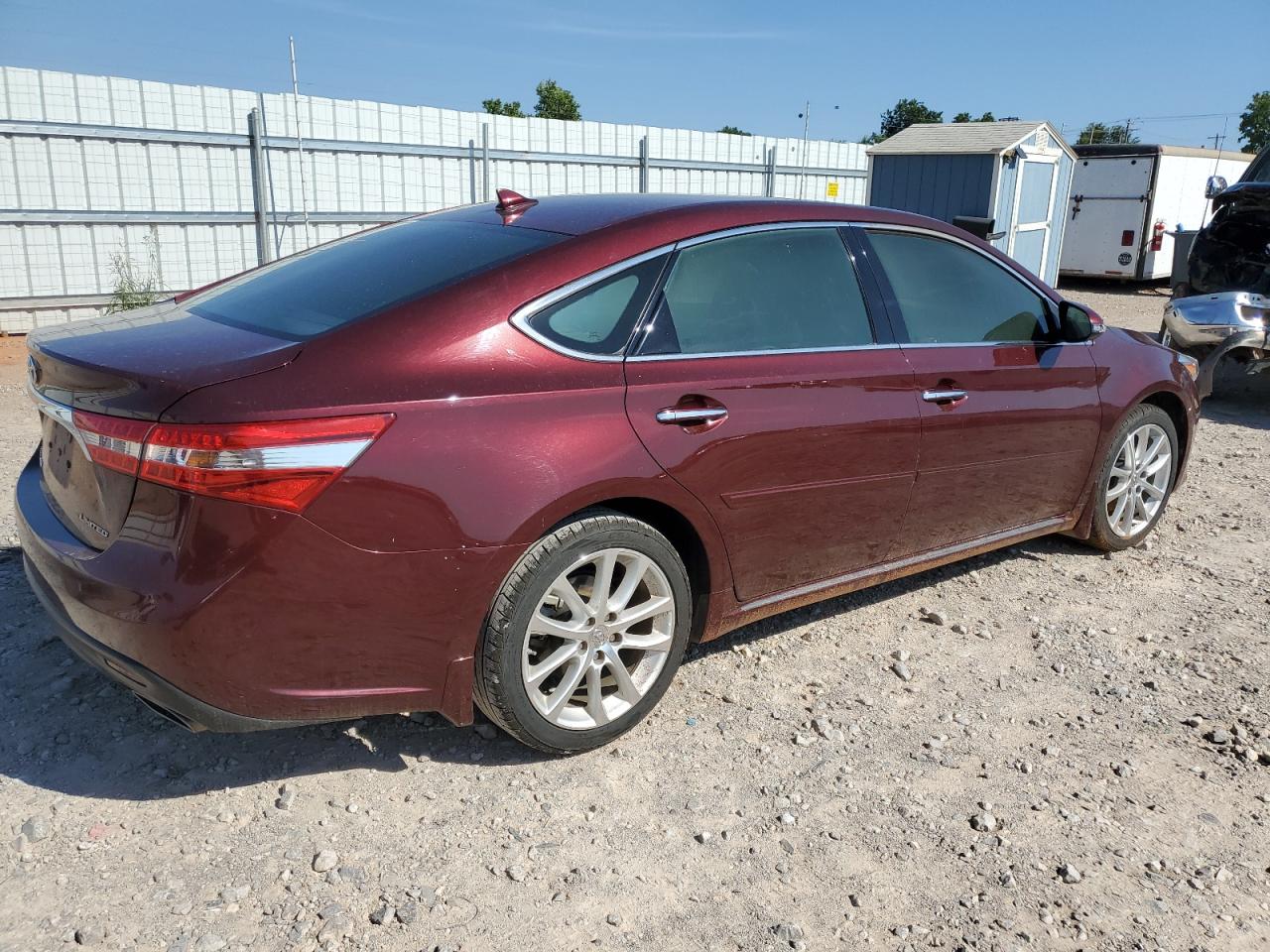 Image 3 of 2015 TOYOTA AVALON XLE 2015 with VIN 4T1BK1EB4FU186139