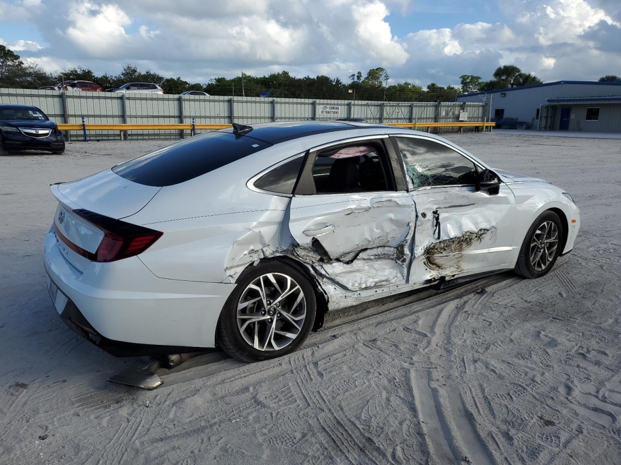 Image 3 of 2021 HYUNDAI SONATA SEL 2021 with VIN 5NPEF4JAXMH102613