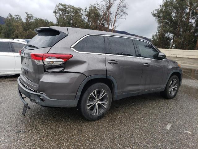 Image 3 of 2019 TOYOTA HIGHLANDER LE 2019 with VIN 5TDZARFH8KS045175