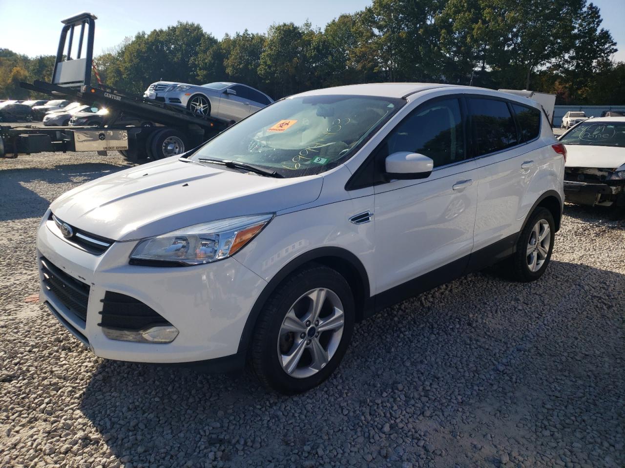 Image 1 of 2016 FORD ESCAPE SE 2016 with VIN 1FMCU9GX9GUB75869