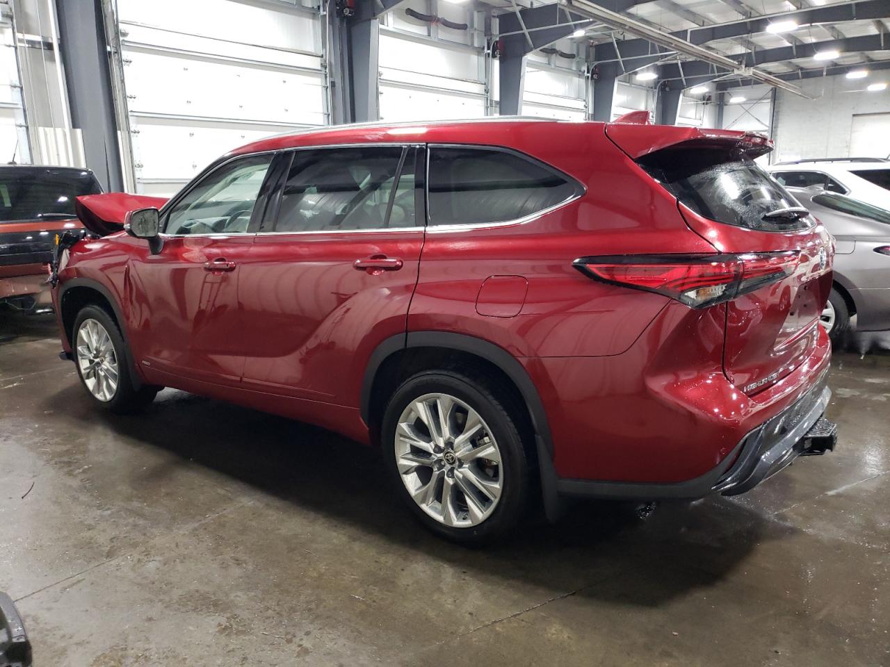 Изображение 2 2022 TOYOTA HIGHLANDER HYBRID LIMITED 2022 с VIN 5TDXBRCH4NS541216
