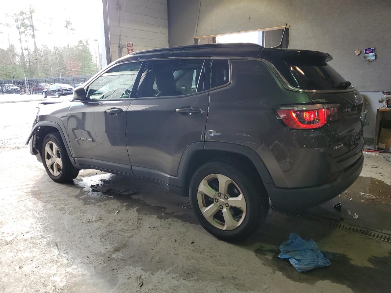 Image 2 of 2018 JEEP COMPASS LATITUDE 2018 with VIN 3C4NJDBB0JT143852