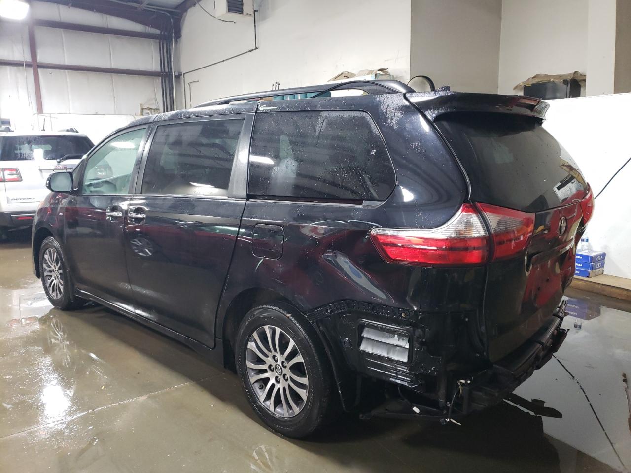 Obraz 2 z 2020 TOYOTA SIENNA XLE 2020 z VIN 5TDDZ3DC8LS235213