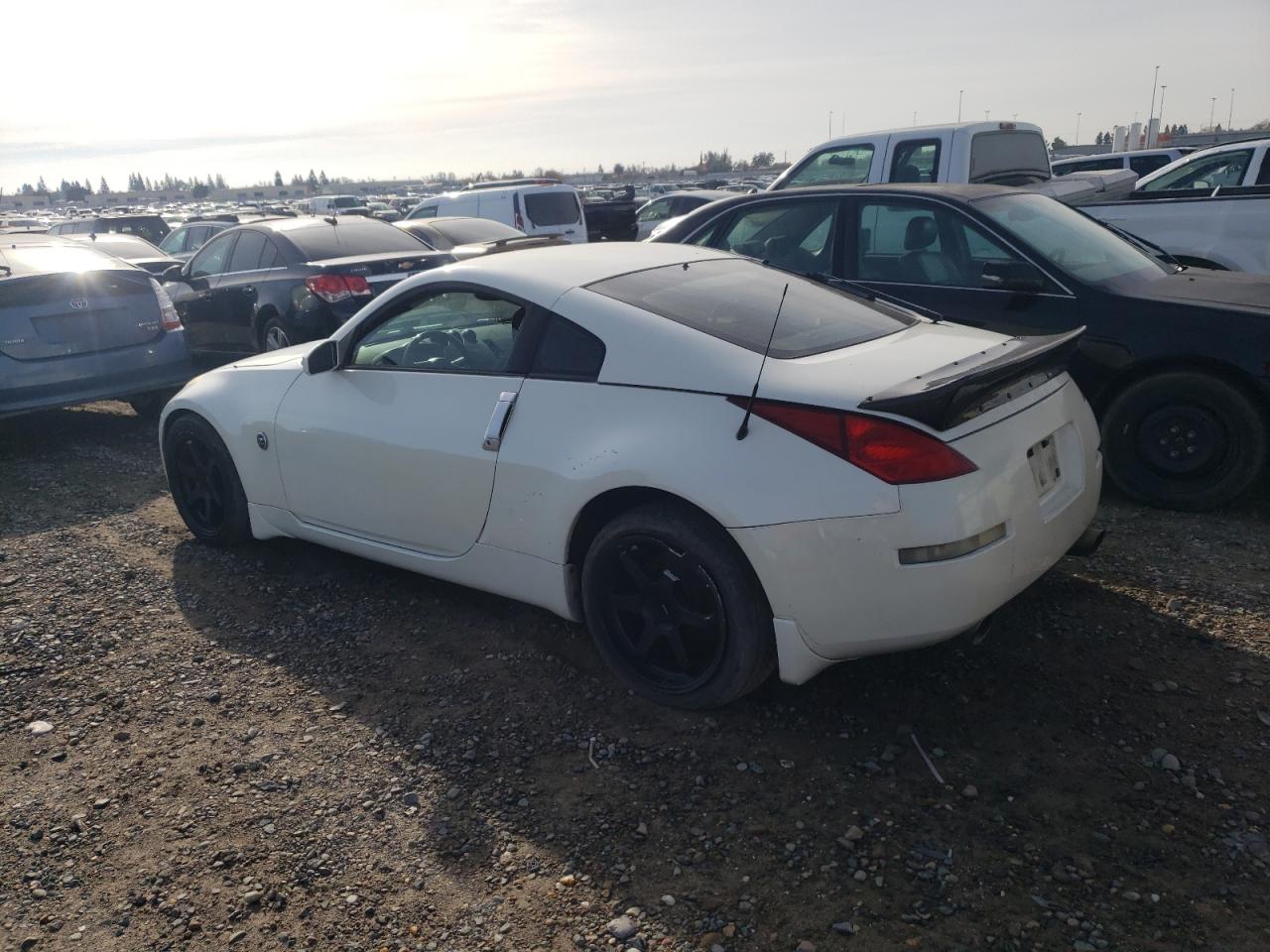 Image 2 of 2005 NISSAN 350Z COUPE 2005 with VIN JN1AZ34D05M603462