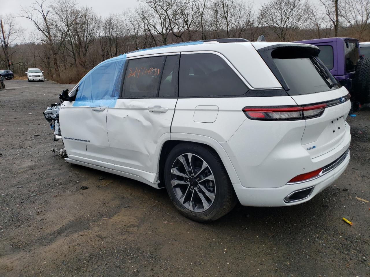 Изображение 2 2023 JEEP GRAND CHEROKEE OVERLAND 4XE 2023 с VIN 1C4RJYD67PC611086