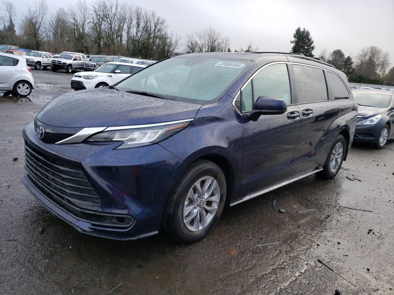 Изображение 1 2022 TOYOTA SIENNA LE 2022 с VIN 5TDBSKFC8NS063030
