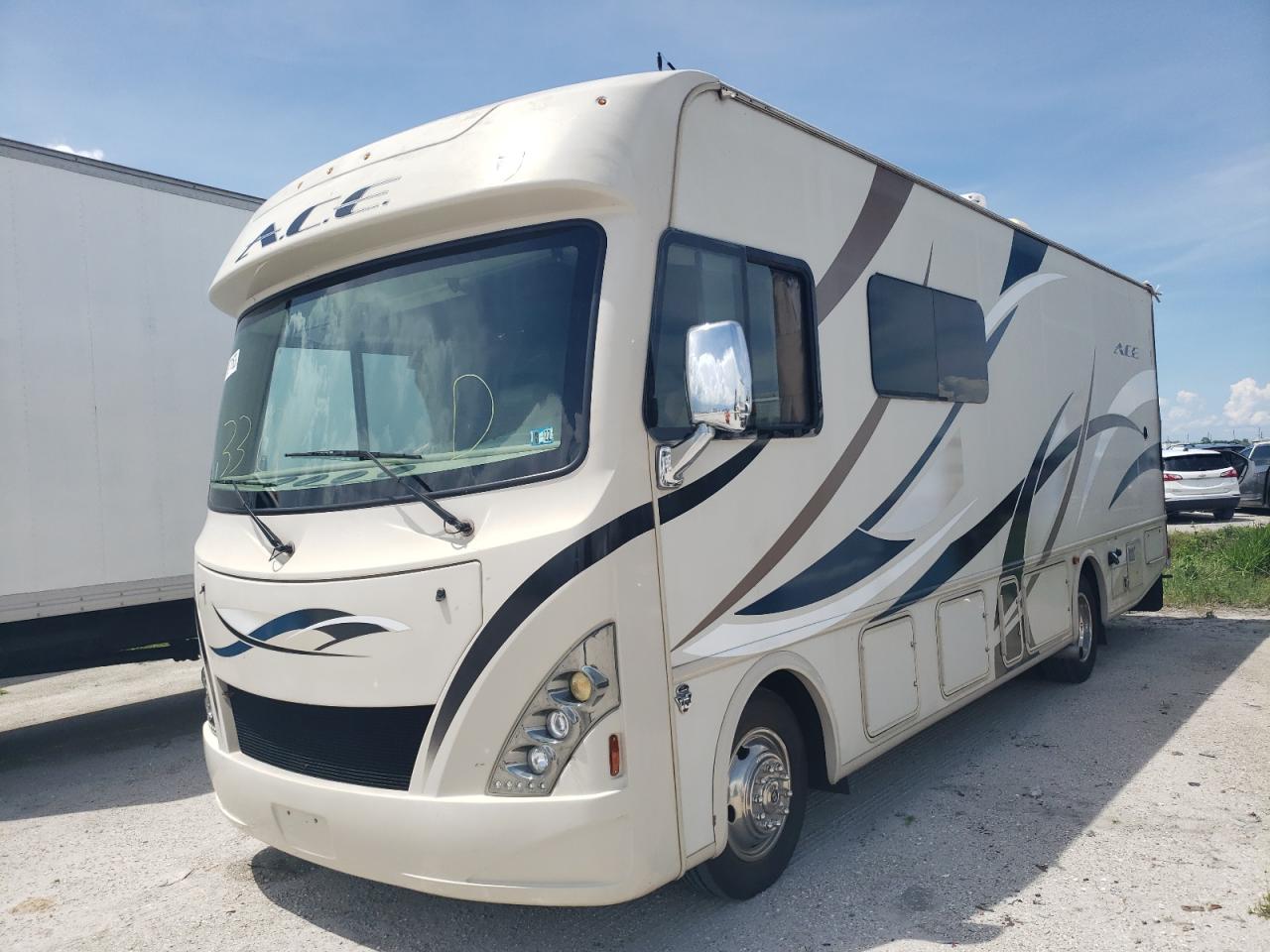 Изображение 2 2016 FORD F53 2016 с VIN 1F64F5DYXG0A00209