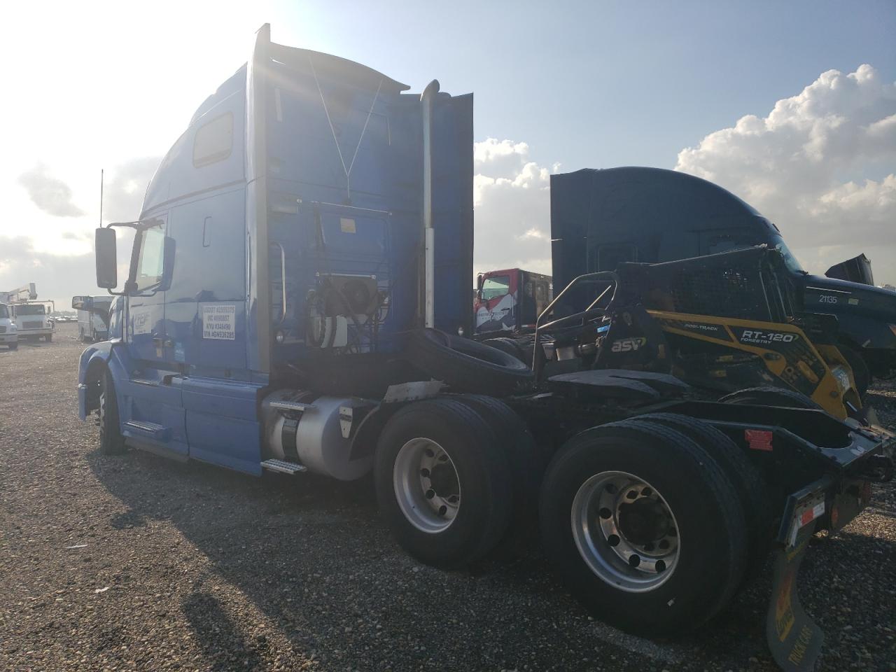 Obraz 3 z 2016 VOLVO VN VNL 2016 z VIN 4V4NC9TH2GN936285