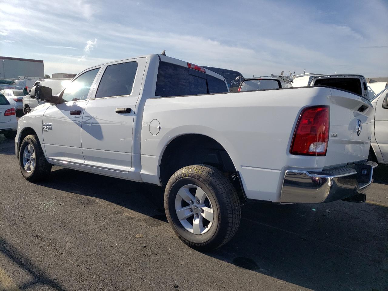 Изображение 2 2023 RAM 1500 CLASSIC SLT 2023 с VIN 1C6RR7LGXPS536815