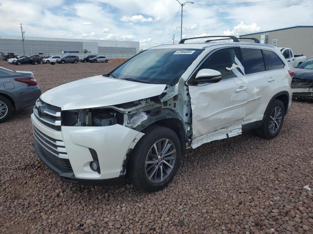 Image 1 of 2019 TOYOTA HIGHLANDER SE 2019 with VIN 5TDKZRFH9KS311328