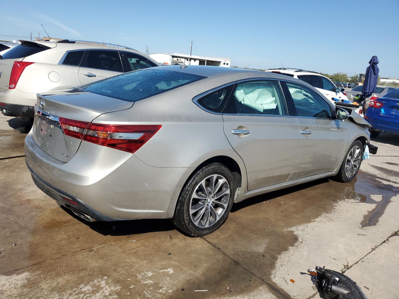 Obraz 3 z 2016 TOYOTA AVALON XLE 2016 z VIN 4T1BK1EB4GU237530