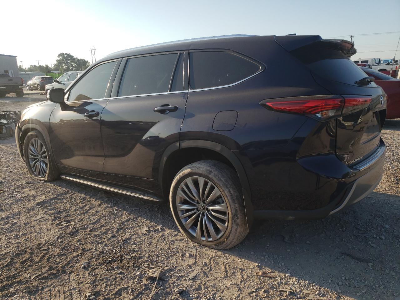 Obraz 2 z 2020 TOYOTA HIGHLANDER PLATINUM 2020 z VIN 5TDFZRBH1LS042668